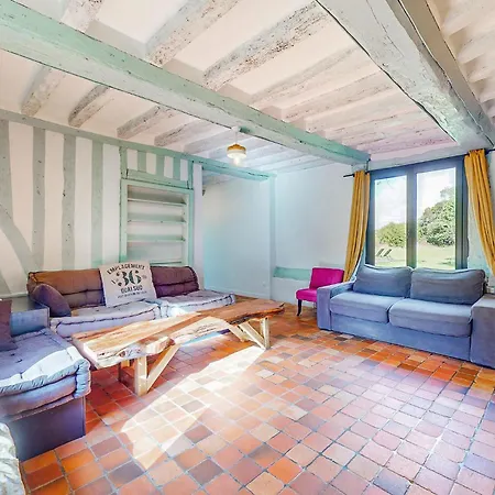 Holiday home Nice In Fontaine-la-louvet With Wifi Thiberville