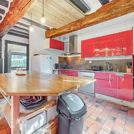 Holiday home Nice In Fontaine-la-louvet With Wifi