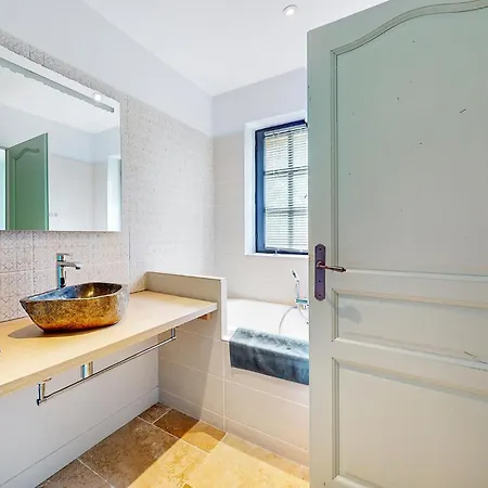 Holiday home Nice In Fontaine-la-louvet With Wifi *