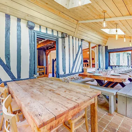 Holiday home Nice In Fontaine-la-louvet With Wifi Thiberville